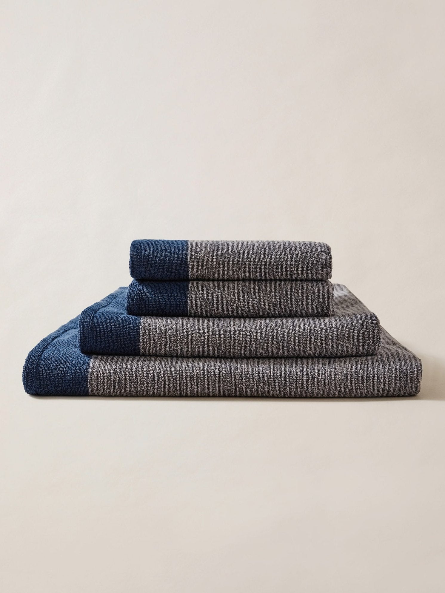 Cleverly Ionic™ Towels – London Grey